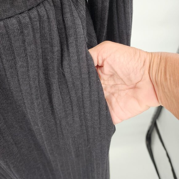 BLOOMMCHIC Black Ribbed Knit Fit & Flare Ruffled Midi Sweater Dress 14-16 NWT - Picture 8 of 13